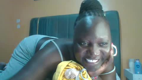 Snapshot of ladyblossoms19 chatting on 15, 7, 2026 lindah32 online show from 15, 7, 2026