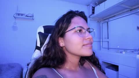 Snapshot of ladybrown_16 chatting on 27, 5, 2026 Lady online show from 27, 5, 2026
