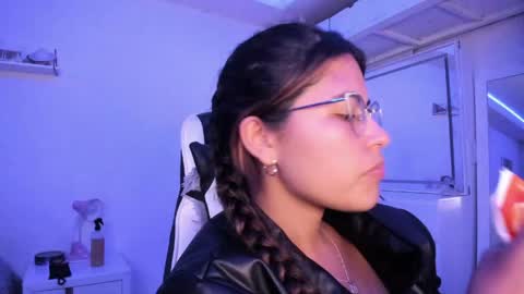 Snapshot of ladybrown_16 chatting on 29, 5, 2026 Lady online show from 29, 5, 2026