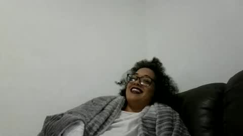 Snapshot of ladycinnabon chatting on 14, 11, 2025 Stephanie online show from 14, 11, 2025