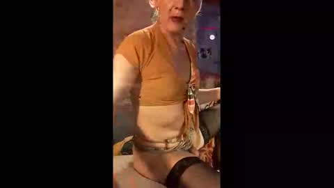 Snapshot of ladycrosssuza chatting on 2, 3, 2025 Ladycrosssuza online show from 2, 3, 2025