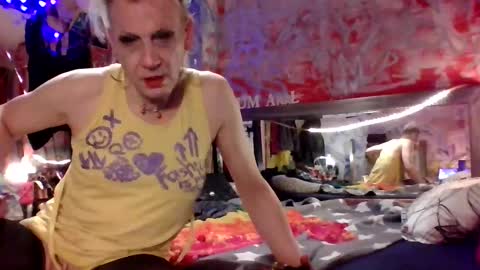 Snapshot of ladycrosssuza chatting on 4, 3, 2025 Ladycrosssuza online show from 4, 3, 2025