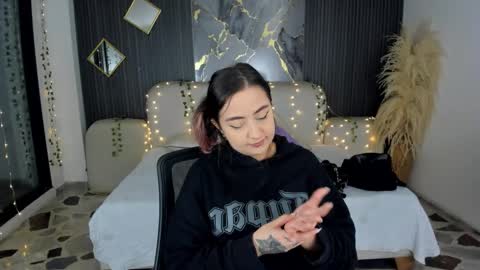 Lady  online show from 6, 1, 2026