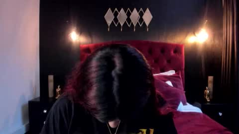 Laia  online show from 9, 2, 2026