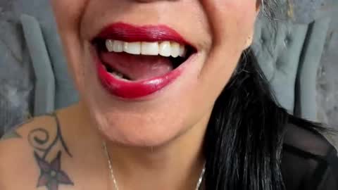 Lailacastillo online show from 6, 11, 2025