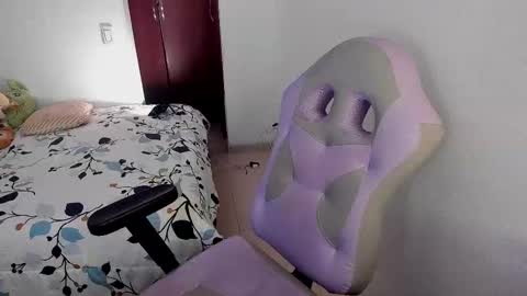 Snapshot of lain_t chatting on 27, 10, 2025 lain_t online show from 27, 10, 2025