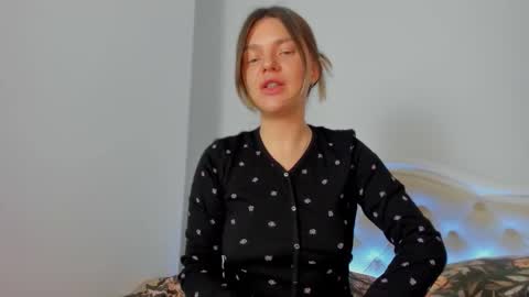 Snapshot of lallie_ chatting on 7, 3, 2026 Lallie online show from 7, 3, 2026