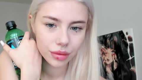 Erika online show from 16, 10, 2025