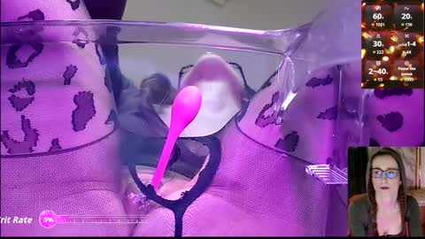 Snapshot of lana6 chatting on 24, 11, 2025 Lana online show from 24, 11, 2025