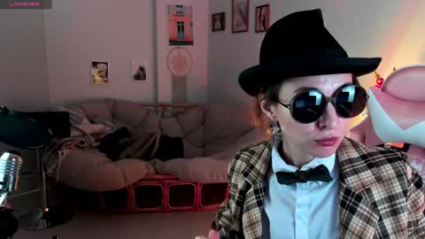 just call me Lana  and her security online show from 4, 12, 2024