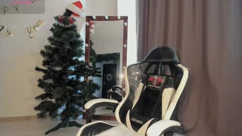 Lana online show from 17, 2, 2025