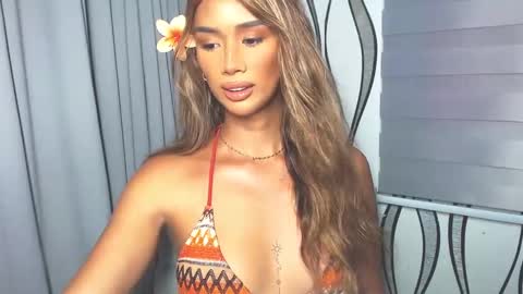 Snapshot of lanadel_hilton chatting on 7, 2, 2025 Lana online show from 7, 2, 2025