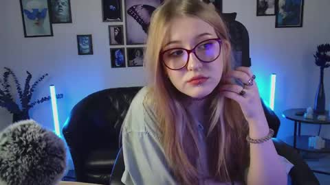 Snapshot of lanafitch chatting on 5, 6, 2026 lana online show from 5, 6, 2026
