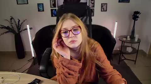 Snapshot of lanafitch chatting on 14, 6, 2026 lana online show from 14, 6, 2026