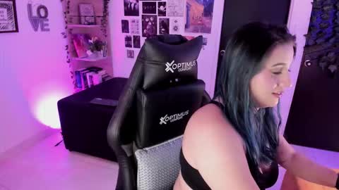 lanaherondale_ online show from 20, 11, 2025