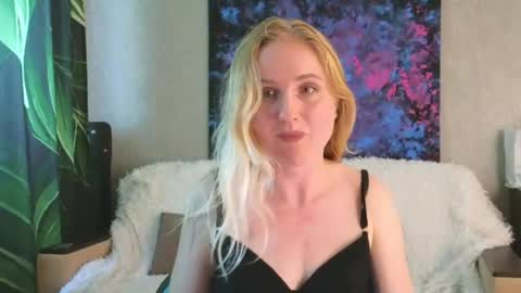 Snapshot of lanavismith chatting on 20, 7, 2026 LanaviSmith online show from 20, 7, 2026