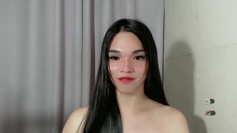 lanawyatt_ online show from 14, 12, 2024