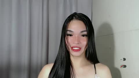 lanawyatt_ online show from 24, 12, 2024