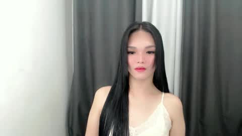 lanawyatt_ online show from 29, 9, 2025