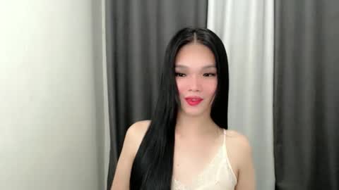 lanawyatt_ online show from 19, 10, 2025