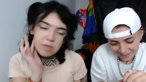 Snapshot of lannie_gonzales chatting on 2, 1, 2025 LANNIE   online show from 2, 1, 2025