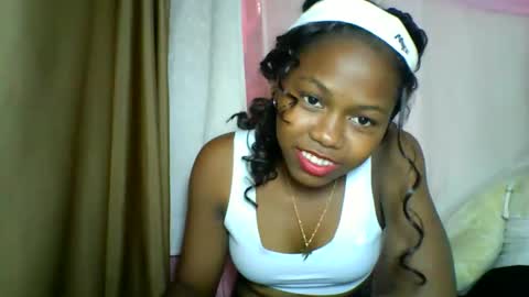 Snapshot of lara_belle chatting on 9, 5, 2026 lara_belle online show from 9, 5, 2026