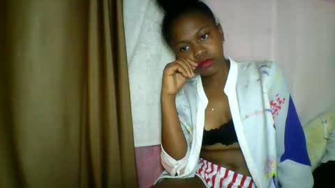 Snapshot of lara_belle chatting on 15, 5, 2026 lara_belle online show from 15, 5, 2026