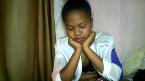 Snapshot of lara_belle chatting on 15, 5, 2026 lara_belle online show from 15, 5, 2026