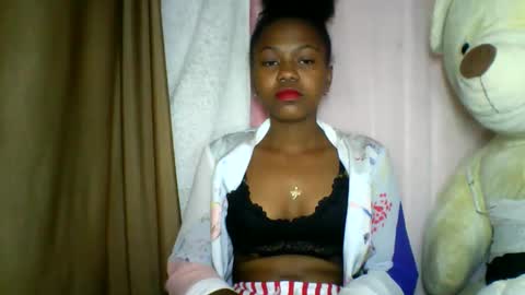 Snapshot of lara_belle chatting on 17, 5, 2026 lara_belle online show from 17, 5, 2026