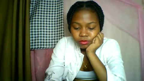Snapshot of lara_belle chatting on 4, 6, 2026 lara_belle online show from 4, 6, 2026
