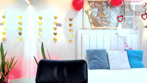 Snapshot of lara_martin chatting on 14, 2, 2026 700 200 online show from 14, 2, 2026