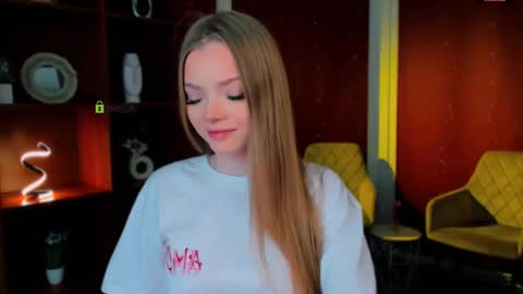 Snapshot of lara_moon1 chatting on 18, 5, 2026 your dream online show from 18, 5, 2026