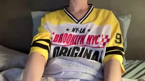 Lara Neon online show from 5, 2, 2026