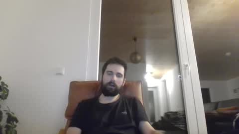 laraaan online show from 11, 2, 2026