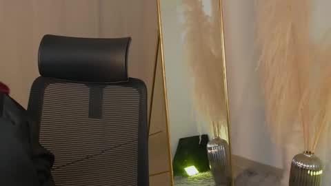 Snapshot of larabeker chatting on 22, 12, 2025 Lara Beker online show from 22, 12, 2025