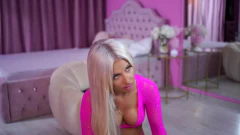Snapshot of larabrynn chatting on 3, 7, 2026 LaraBrynn online show from 3, 7, 2026