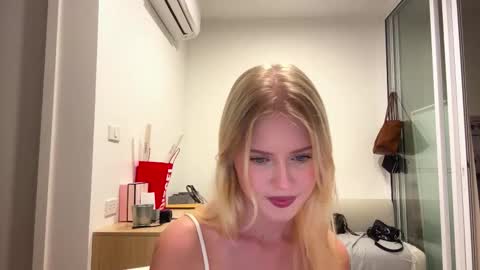 Snapshot of laraineprada chatting on 5, 2, 2026 Stella online show from 5, 2, 2026