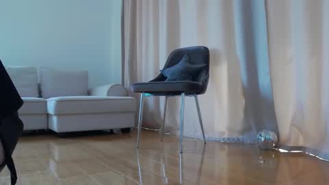 LaraKanes online show from 2, 2, 2026