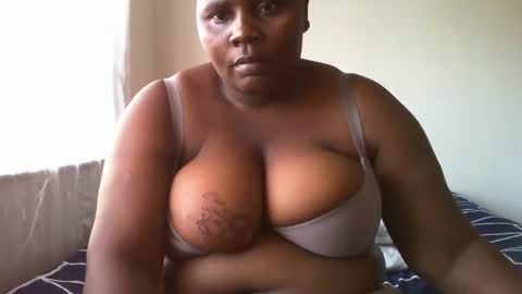 laralovex online show from 23, 2, 2025