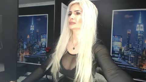 laras_moans online show from 2, 3, 2025