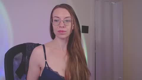 Snapshot of larawintersxxx chatting on 18, 5, 2026 larawintersxxx online show from 18, 5, 2026