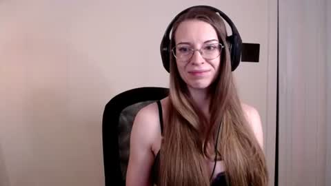 Snapshot of larawintersxxx chatting on 14, 6, 2026 larawintersxxx online show from 14, 6, 2026