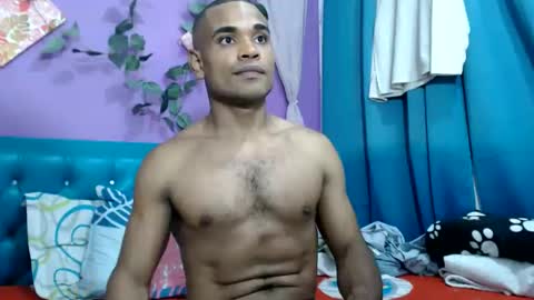 Snapshot of larenz_tate chatting on 11, 5, 2026 larenz_tate online show from 11, 5, 2026