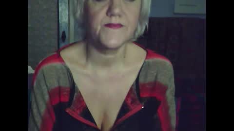 larisaq4ugo24 online show from 18, 1, 2025