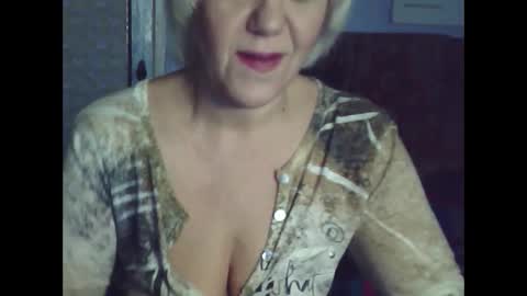 larisaq4ugo24 online show from 19, 1, 2025