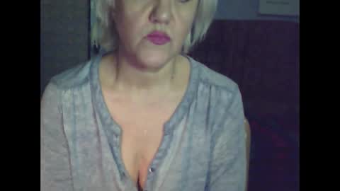 larisaq4ugo24 online show from 22, 1, 2025