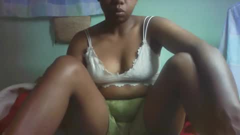 larissa645771 online show from 12, 11, 2025