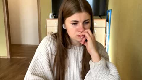 Snapshot of larrainewildenberg chatting on 13, 10, 2025 I am Jane ntmu Lets hit 10 Thumbs Up together online show from 13, 10, 2025