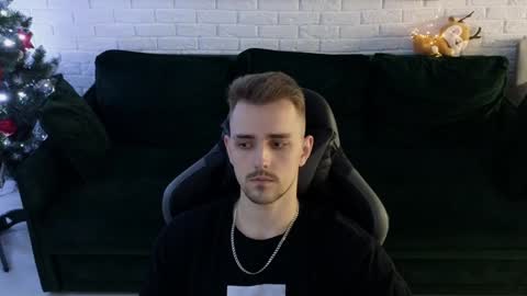 Snapshot of larstar01 chatting on 18, 12, 2024 Lars online show from 18, 12, 2024