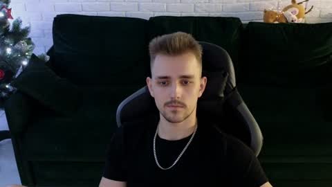 Snapshot of larstar01 chatting on 21, 12, 2024 Lars online show from 21, 12, 2024